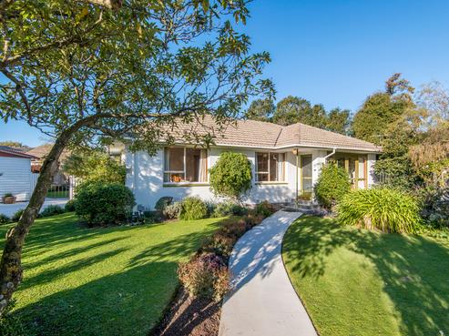 14 Ribbonwood Place, Hillsborough