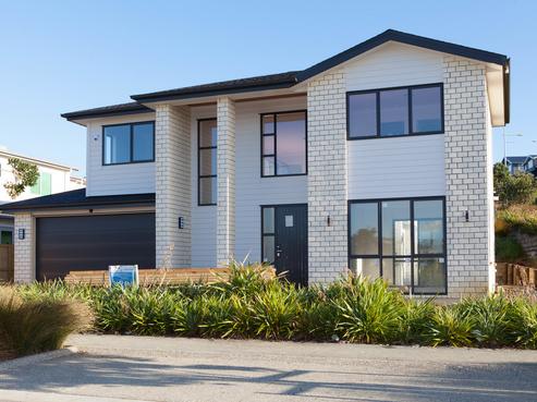 25 Remuremu Street, Long Bay