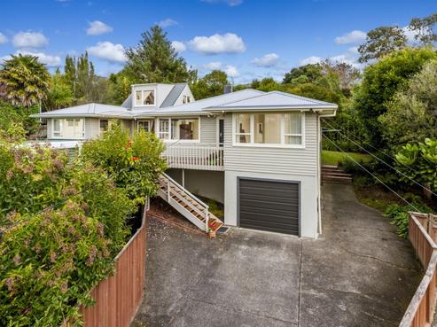 6 Lyons Avenue, Murrays Bay