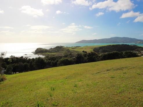 27 Bay View Road, Cable Bay