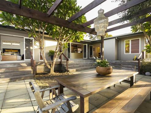 85 The Circle, Manly