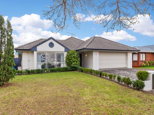 9 Headcorn Place, Botany Downs