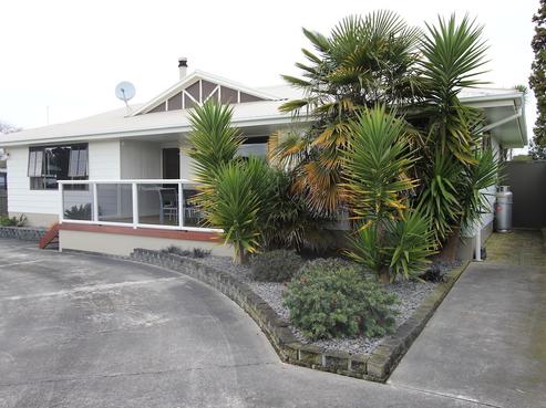 11 Hunia Street, Marton