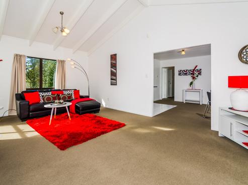 15B Tetrarch Place, Totara Vale