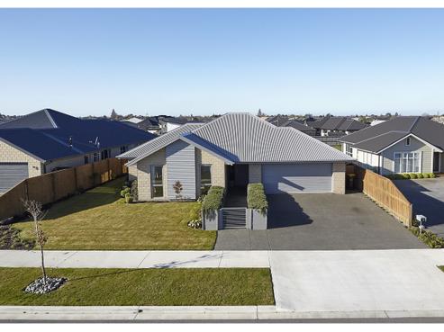 10 Huntingdon Drive, Fernside