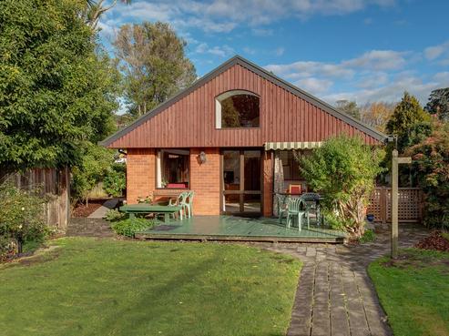 8B Grange Street, Hillsborough
