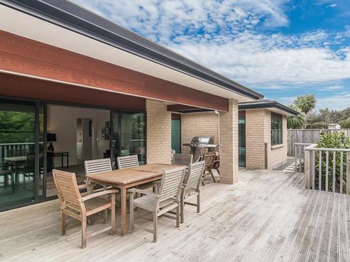 22 Fairway Oaks Drive, Waikanae Beach