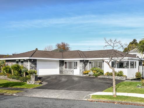 28 Headcorn Place, Botany Downs