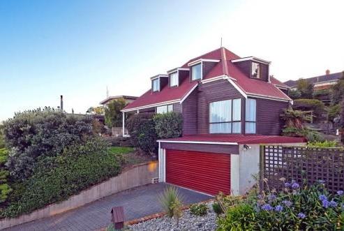 6 Calvert Place, Shiel Hill