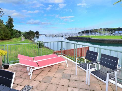 2 Harbour Village Drive, Gulf Harbour