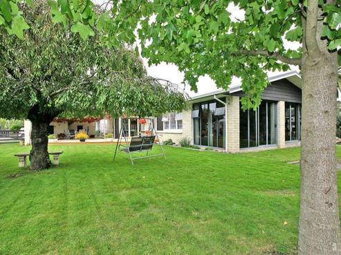 305A Norton Road, Akina
