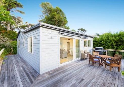 24 Whakarite Road, Ostend