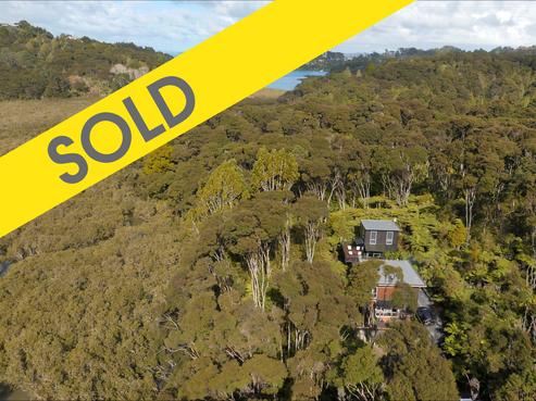 25A Landing Road, Titirangi