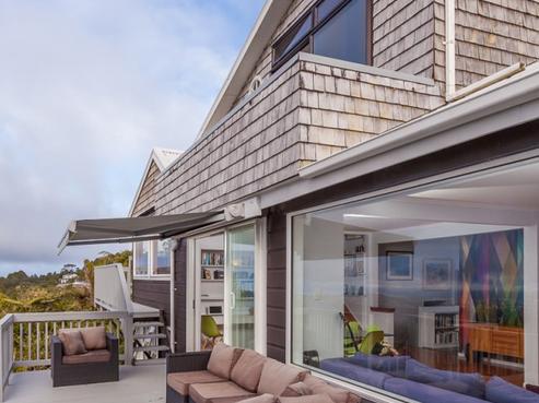 509 Scenic Drive, Waiatarua