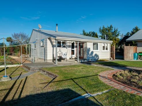 5700 West Coast Road, Springfield
