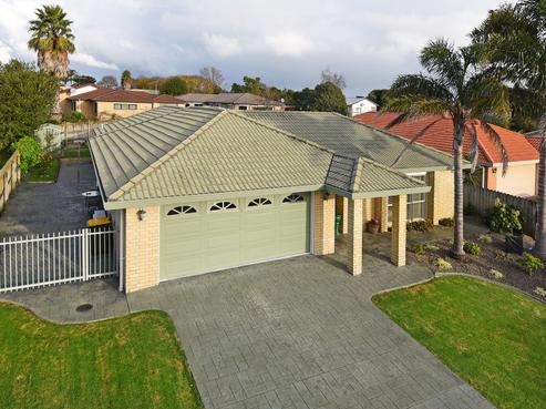 48 Lothian Brae, Wattle Downs