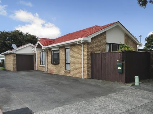 66 Queens Grove, Central Hutt