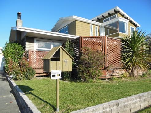 9 Grant Place, Greenmeadows