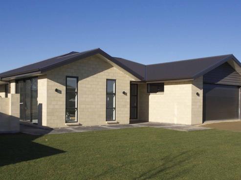 7 Charlesworth Drive, Allenton