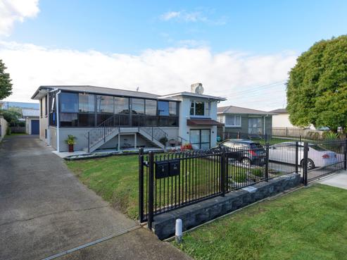 18A Greenmeadows Avenue, Manurewa East
