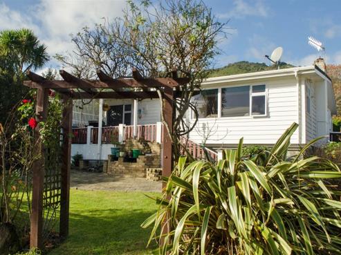 12 Matenga Street, Waikanae