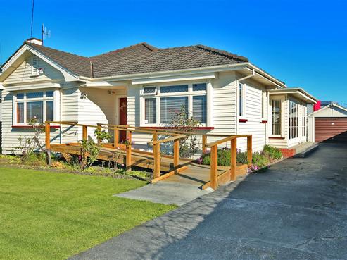 105 Alexandra Crescent, Hastings