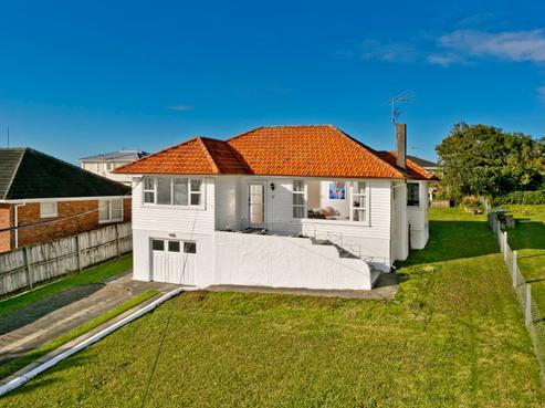 37 Pupuke Road, Birkenhead