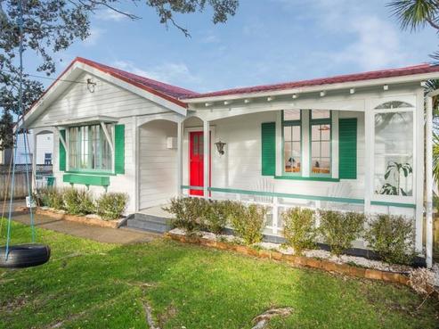 27 Roberts Avenue, Bayswater