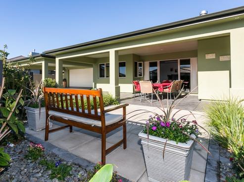 32 Merlot Drive, Greenmeadows