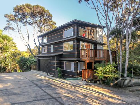 51E Rimutaka Place, Titirangi