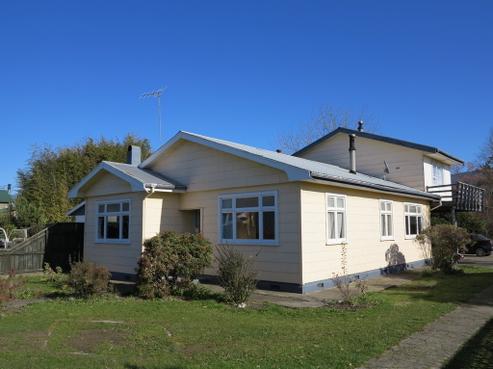 101 Commercial Street, Takaka