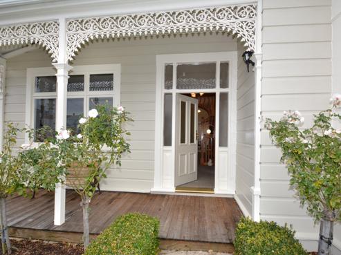 8 Albert Street, Saint Clair