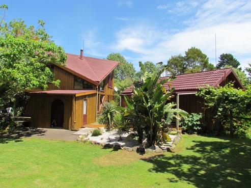 225 Driving Creek Road, Coromandel