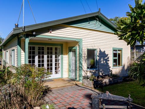 77 Young Street, New Plymouth Central