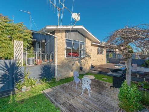 26 Splitt Avenue, Glenview