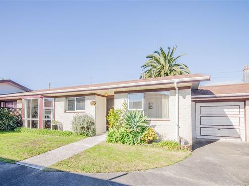 2/4 Moana Avenue, Belmont