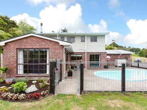 27 Pararewa Drive, Whalers Gate