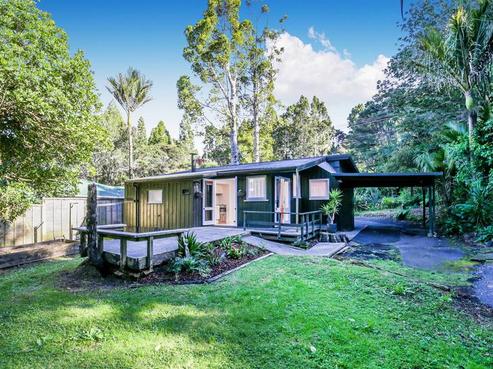 9 Takahe Road, Titirangi