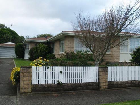 24 Oriwa Crescent, Otaki