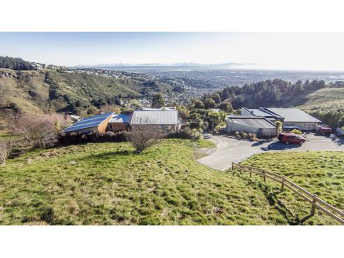 15 Tiroroa Lane, Huntsbury