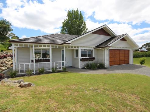 59 Pebble Beach Boulevard, Kamo