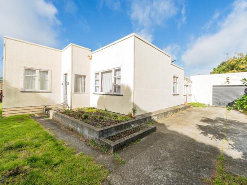 2 Ruapehu Street, Castlecliff