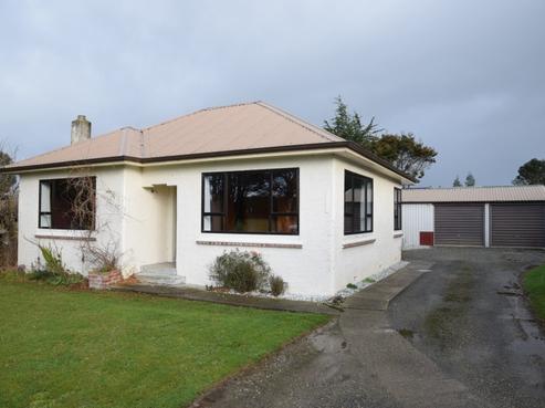 9 District Road, Waimatua