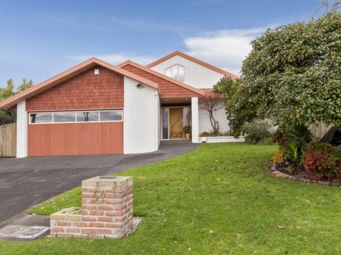 52 Meadowland Drive, Somerville