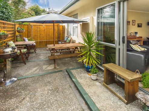 54 Great North Road, Saint Johns Hill
