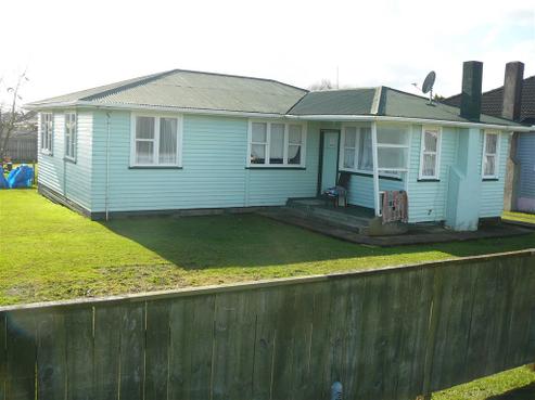 2 Bush Street, Paeroa