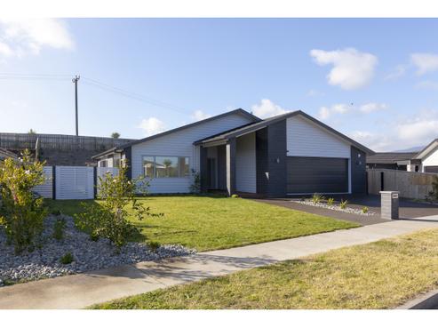 21 Petrel Close, Paraparaumu Beach
