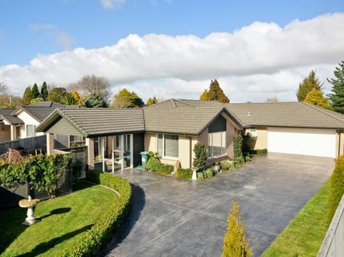 9 Millie Place, Huntington