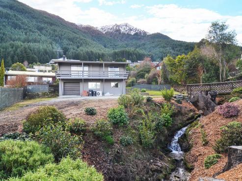 16 Williams Street, Fernhill/Sunshine Bay