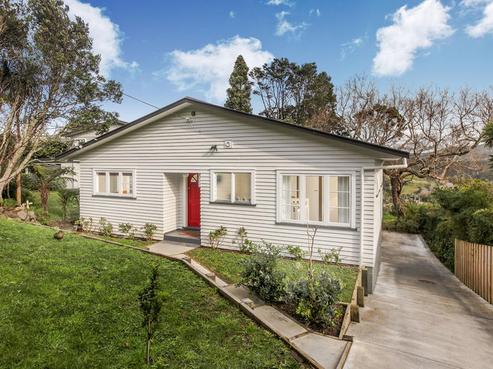 14 Warwick Avenue, Titirangi